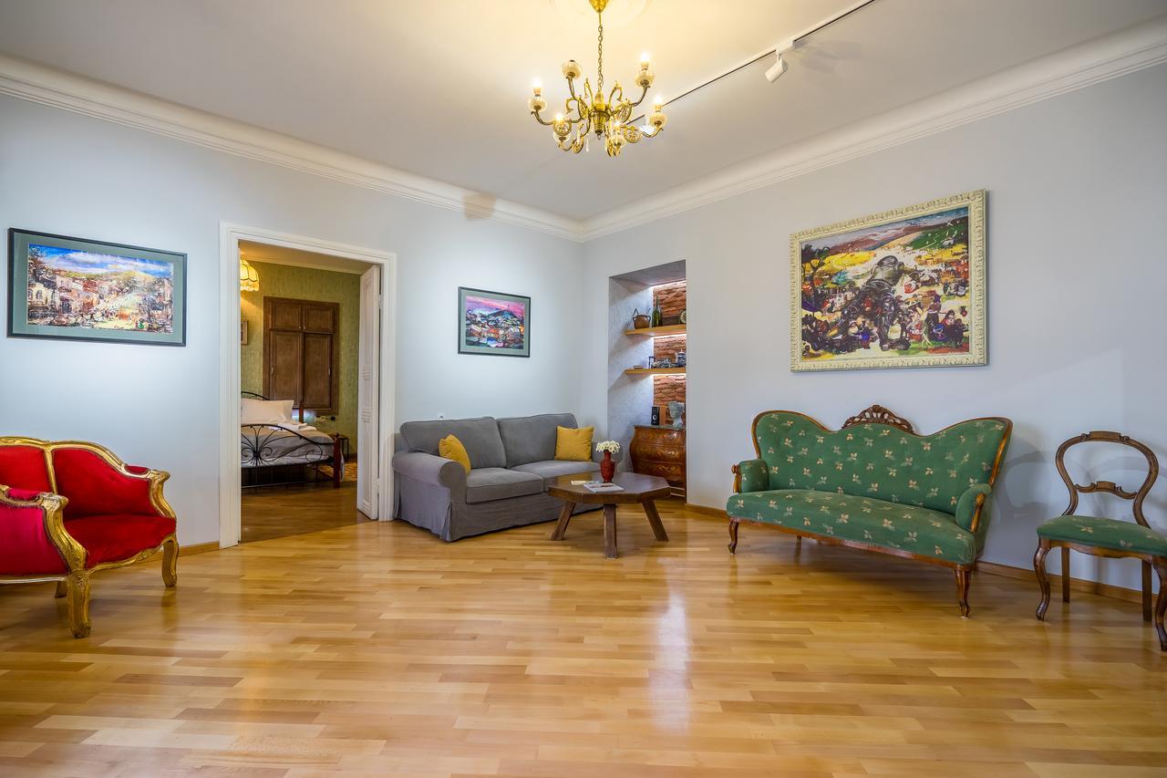 Gallery Apartment Tbilisi Exterior photo